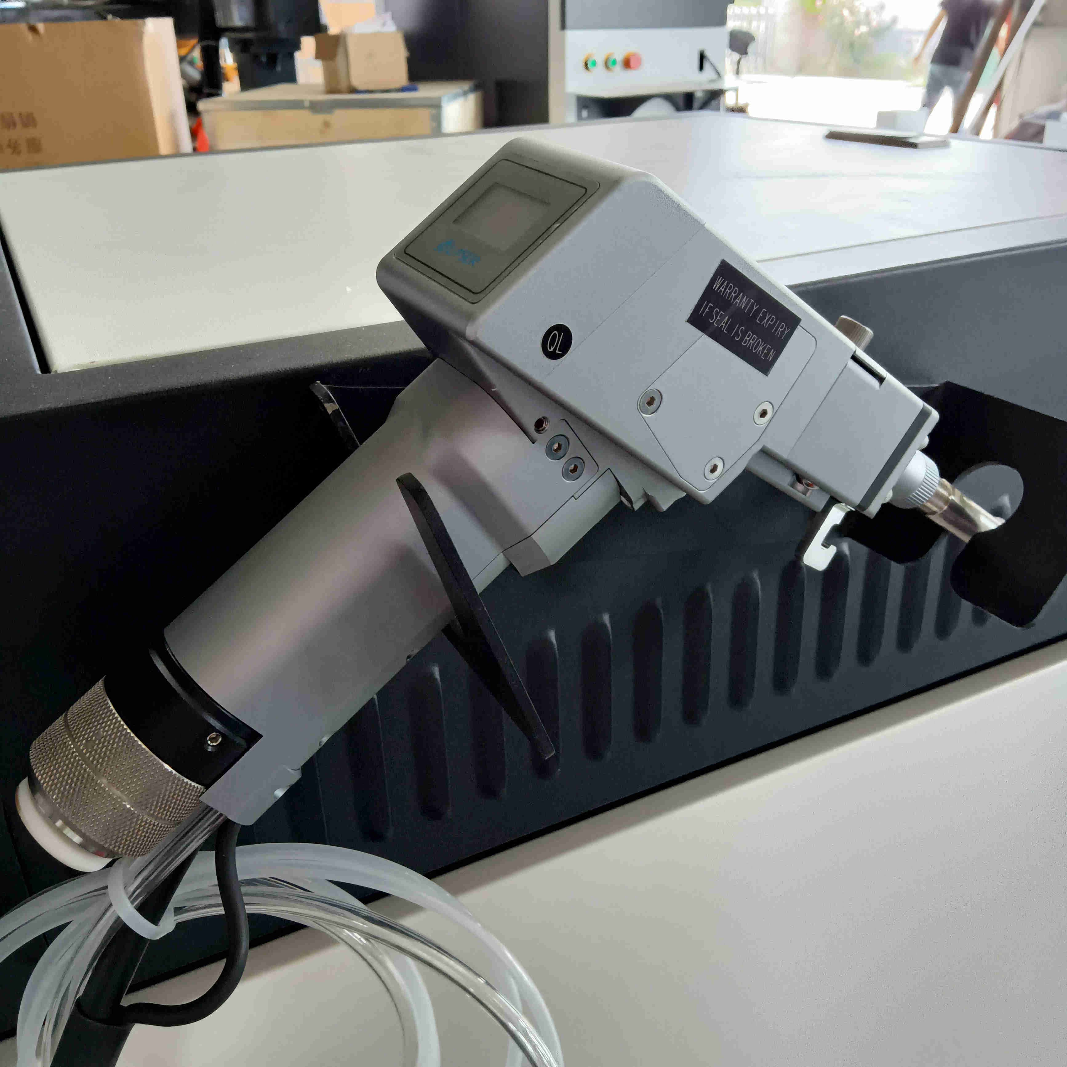 Hand Held Fiber Laser Welding Machine